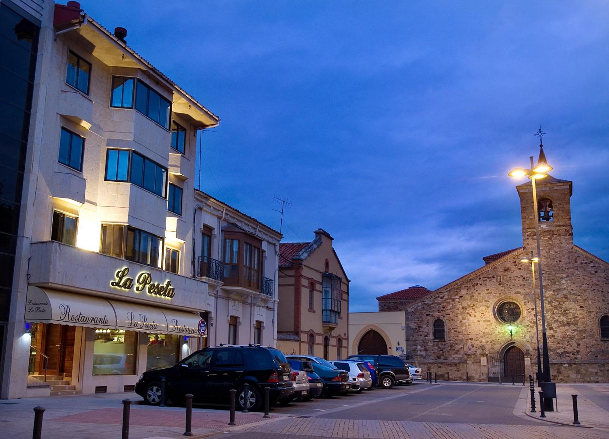Hotel Restaurante La Peseta Astorga Luaran gambar
